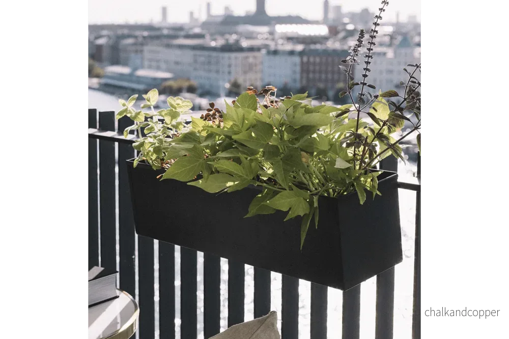 Liva svart balkonglåda med självbevattning 60 / 80 / 100 cm - Bild 2
