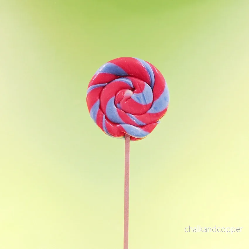 Rosa/blå spiralklubba jordgubb 45g – Holländskt marknadsgodis Rosa/blå spiralklubba jordgubb 45g – Holländskt marknadsgodis