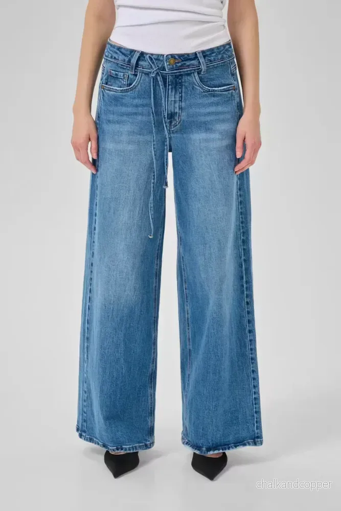 Karo 144 Mid X-Wide Medium Blue Wash My Essential Wardrobe Karo 144 Mid X-Wide Medium Blue Wash My Essential Wardrobe
