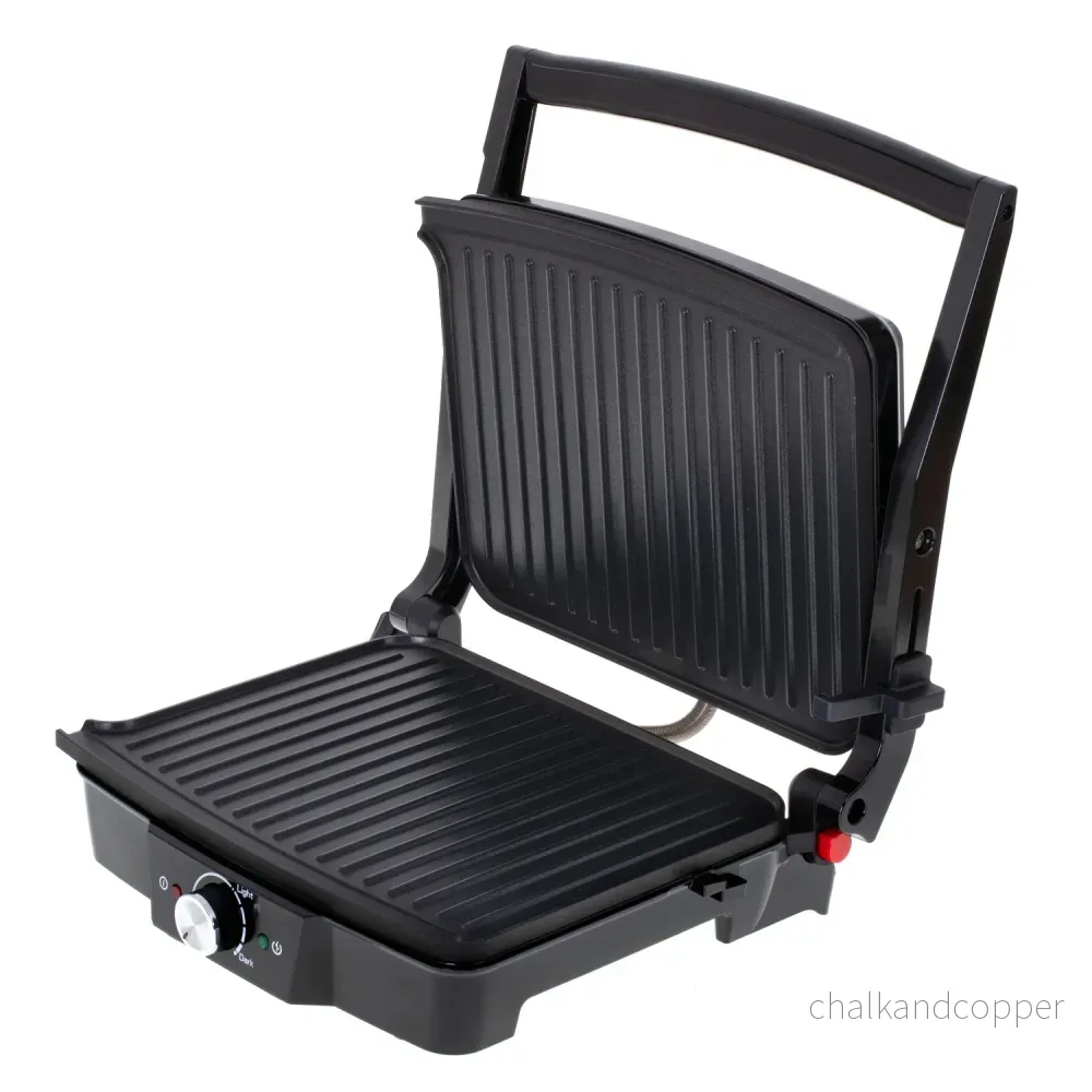 Camry elektrisk grill, stor yta 28x23 cm, temperaturreglering, maximal effekt 2500 W, CR 3053
