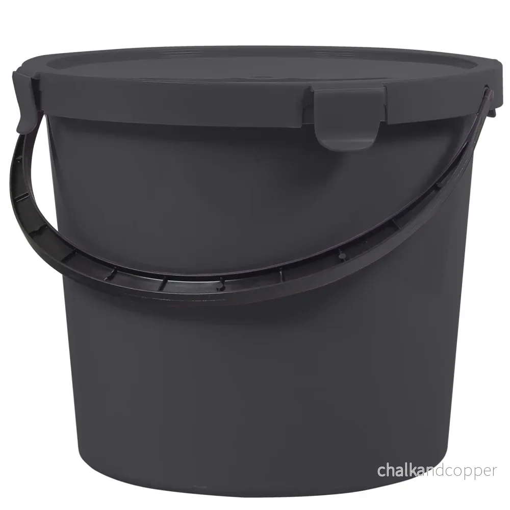 Plast Team Berry 10L hink med lock och handtag, mörkgrå
