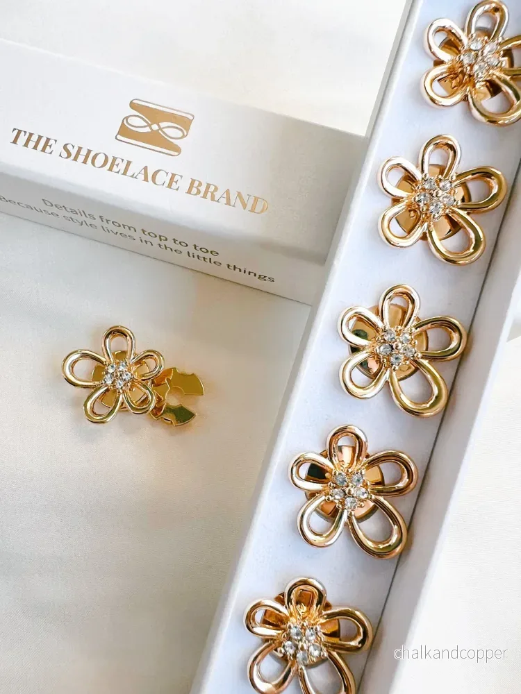 Tina Open Gold Flower Crystal Button Charm Gold The Shoelace Brand - Bild 2