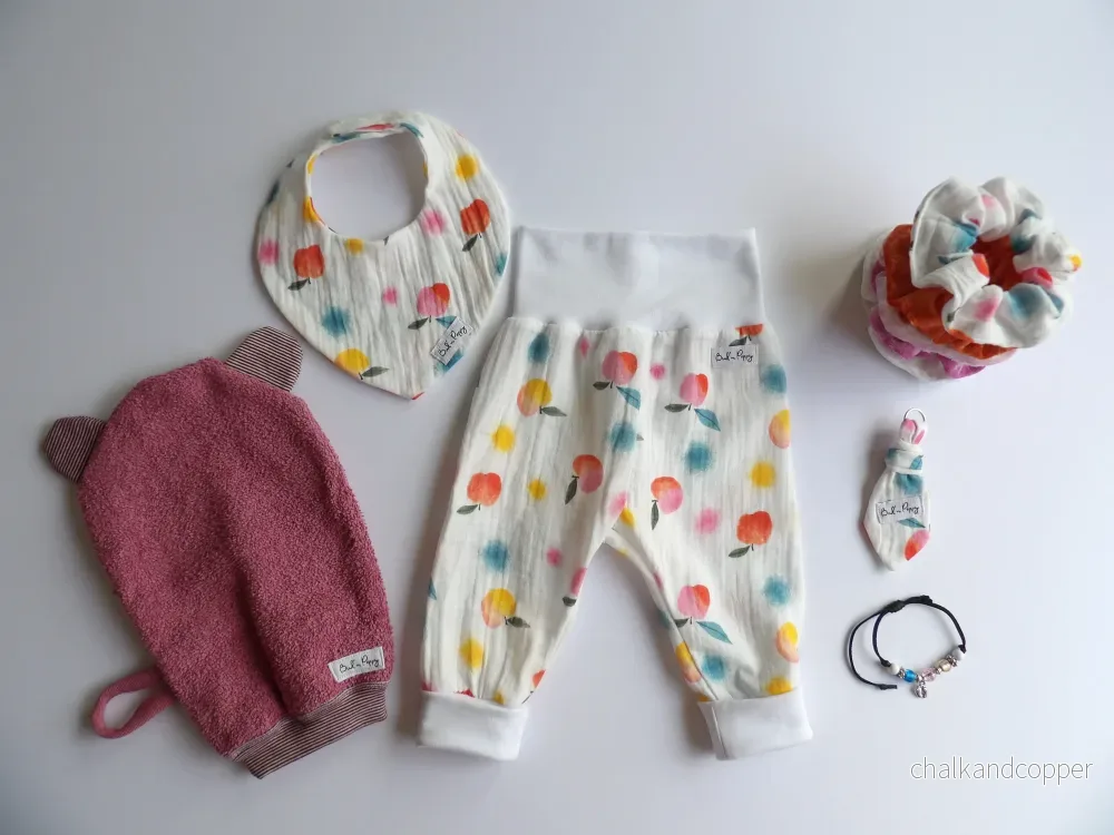 Storlek 56, Apple of My Eye – Handgjort babyset, OEKO-TEX®-certifierade tyger Storlek 56, Apple of My Eye – Handgjort babyset, OEKO-TEX®-certifierade tyger