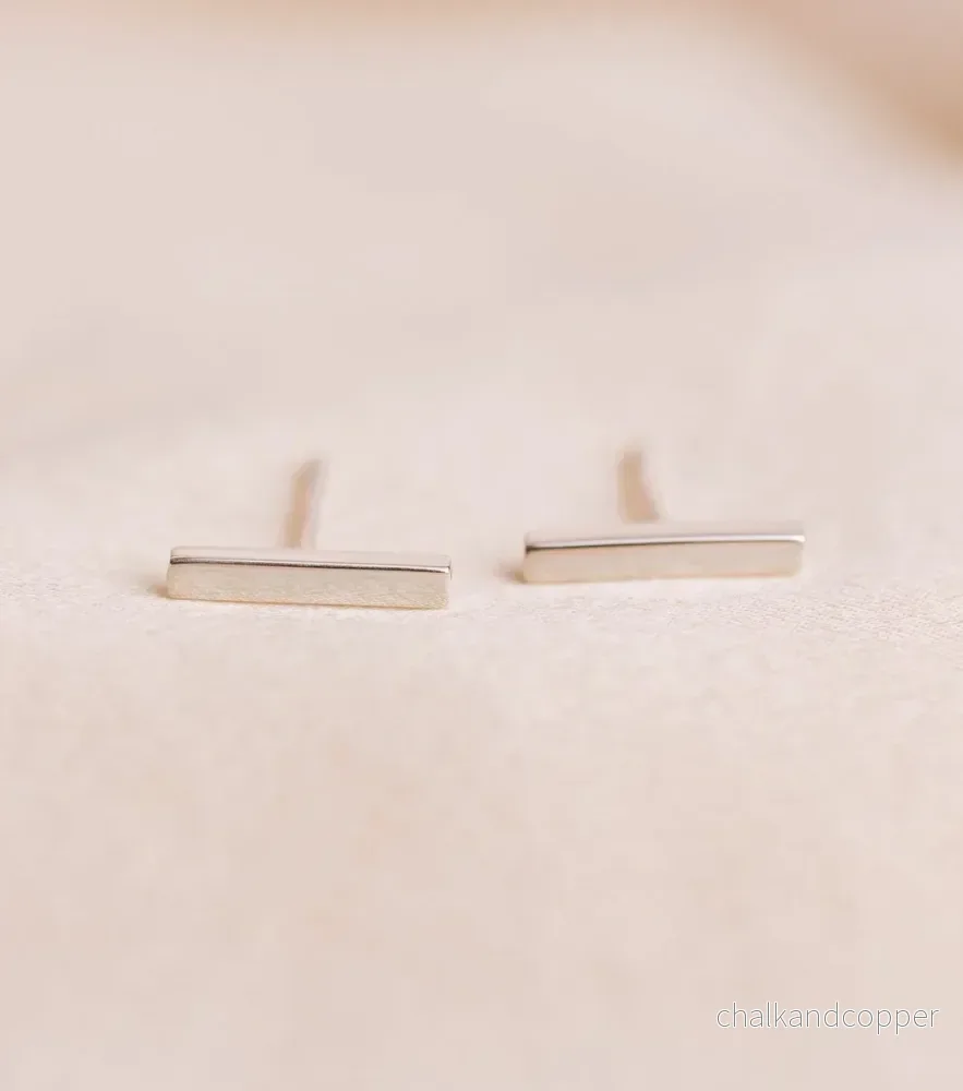 Strict Plain Bar Earrings Silver Syster P