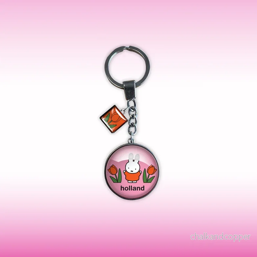 Miffy® glasnyckelring – Tulpaner rosa och texten Holland