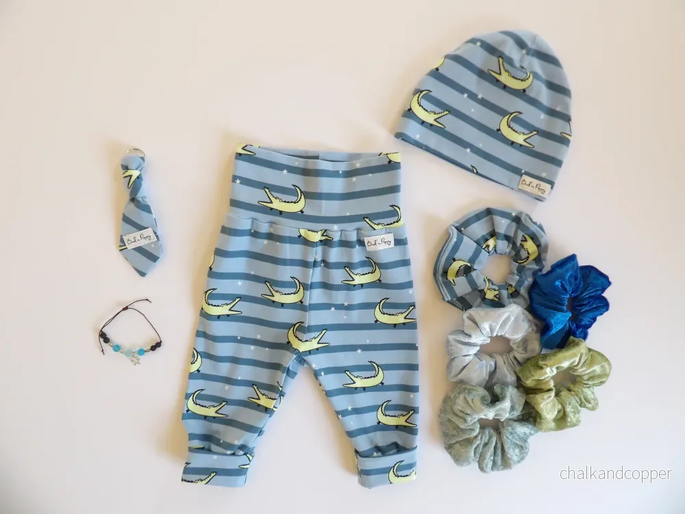 Storlek 56, Blue Croco – Handgjort babyset, OEKO-TEX®-certifierade tyger