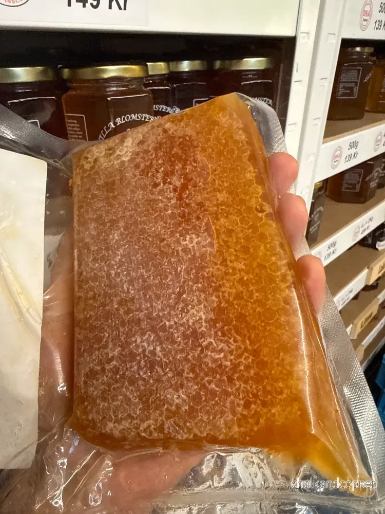 Kakhonung Ljung – Svensk RAW honung i vaxkaka