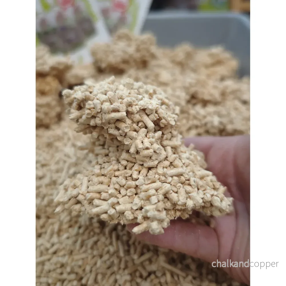 Strö, Animax Golden line 3mm, små rullar, påse 20L - Bild 2