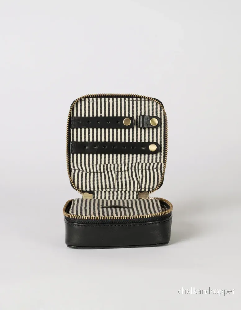 Jewelry Box/Smyckesetui Jewelry Box/Smyckesetui