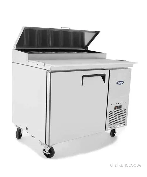 Beredningsbänk – 1 dörr – Inklusive 6 x 1/3 GN-behållare, 100 mm djupa Beredningsbänk – 1 dörr – Inklusive 6 x 1/3 GN-behållare, 100 mm djupa