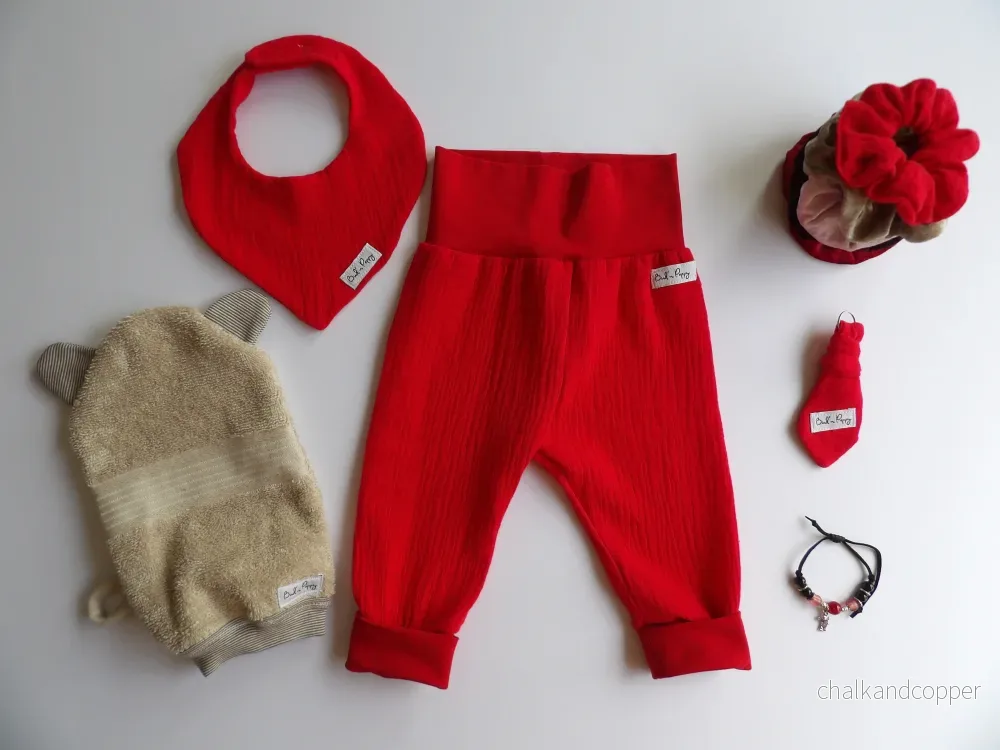 Storlek 62, Today I Wear Red – Handgjort babyset, OEKO-TEX®-certifierade tyger