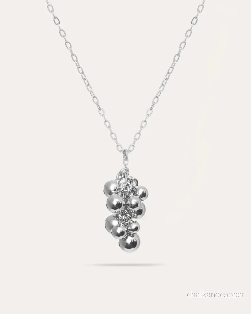 Minnen – Silverhalsband