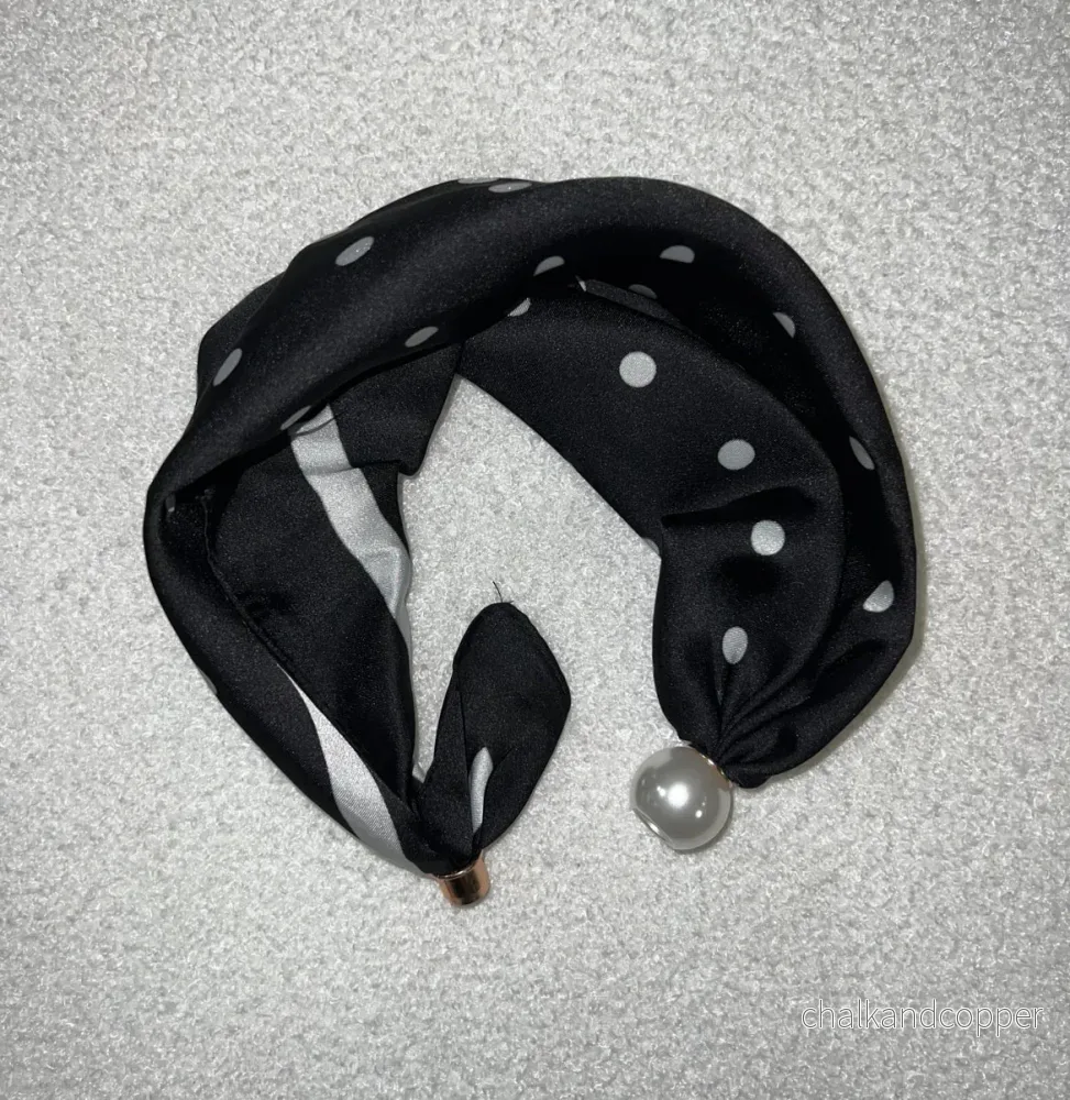 Magnetic Scarf Black Dots The Shoelace Brand - Bild 3