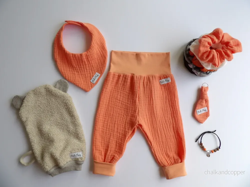 Storlek 56, Lovely Orange – Handgjort babyset, OEKO-TEX®-certifierade tyger