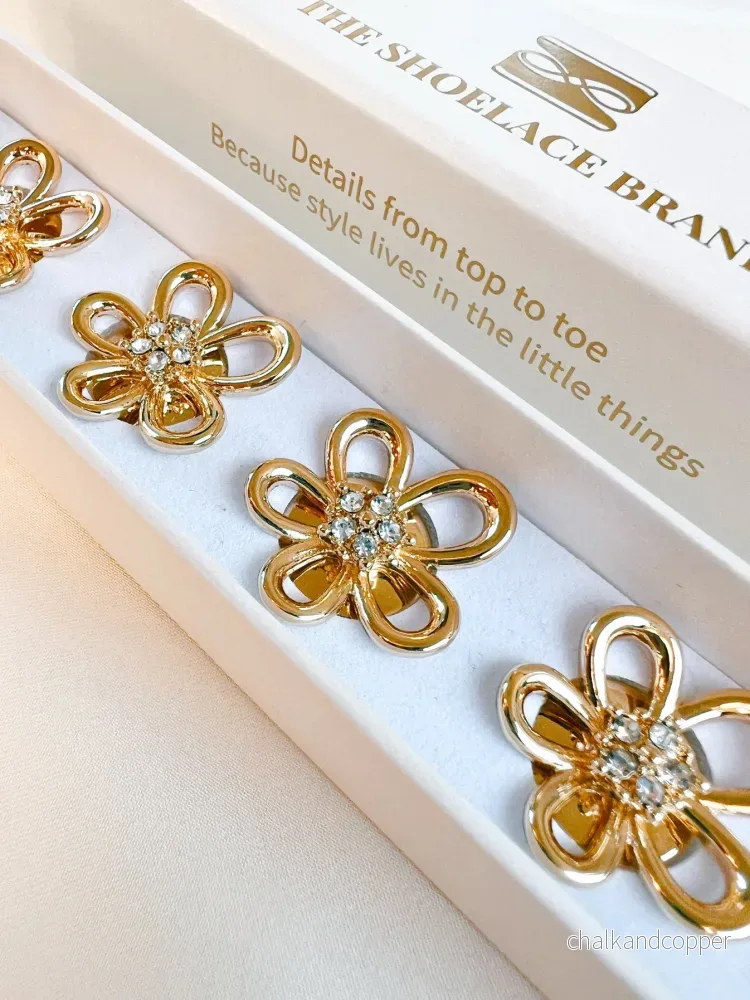 Tina Open Gold Flower Crystal Button Charm Gold The Shoelace Brand - Bild 3