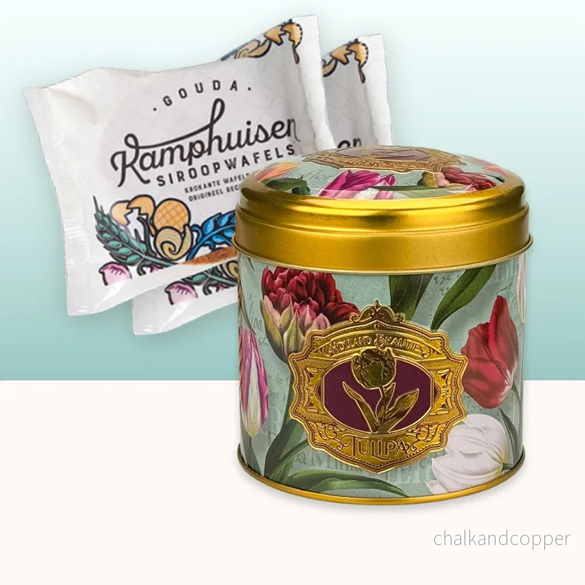 Pretty Tulips Presentburk Grön med Kamphuisen Sirapsvåfflor (10 st, ca 250 g totalt) – Exklusivt Gåvoset