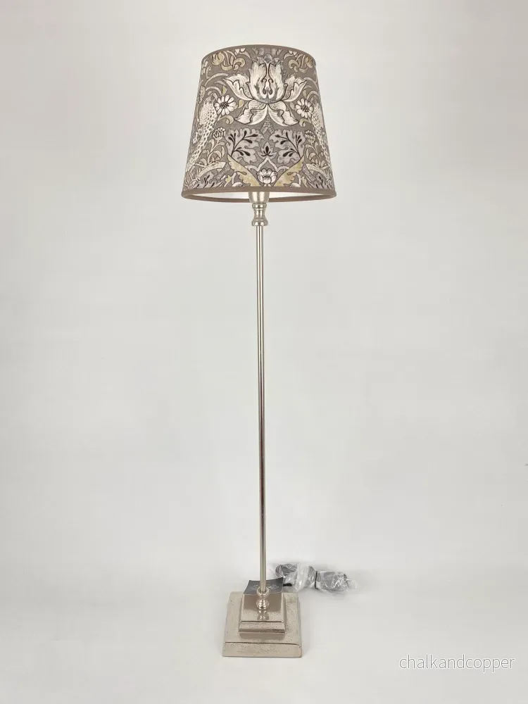 Lampfot elegant silvrig kvadratisk fot