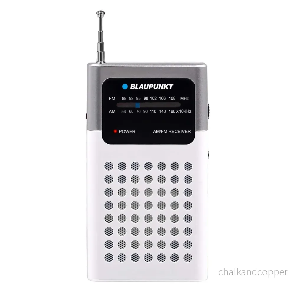 Blaupunkt bärbar AM/FM-radio, inbyggd minijack-uttag, inbyggd förstärkare, teleskopantenn, lätt och smidig, drivs med två AA-batterier (3 V), PR4WH