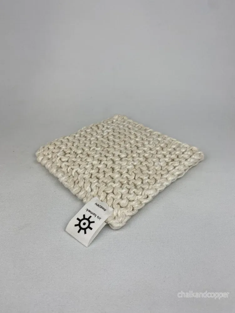 Grytlapp handstickat – Iris Hantverk