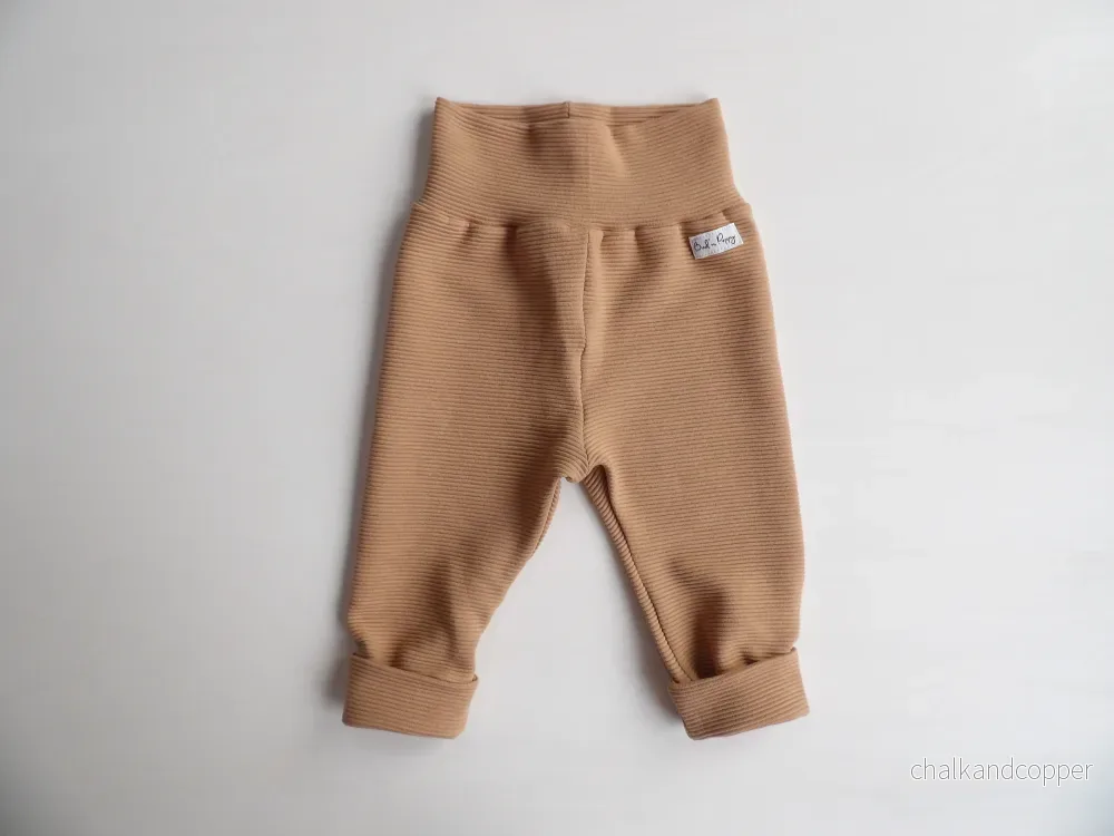 Växa-byxa Cute Mocha Pants – storlek 68 (ca 4-6 mån) Växa-byxa Cute Mocha Pants – storlek 68 (ca 4-6 mån)