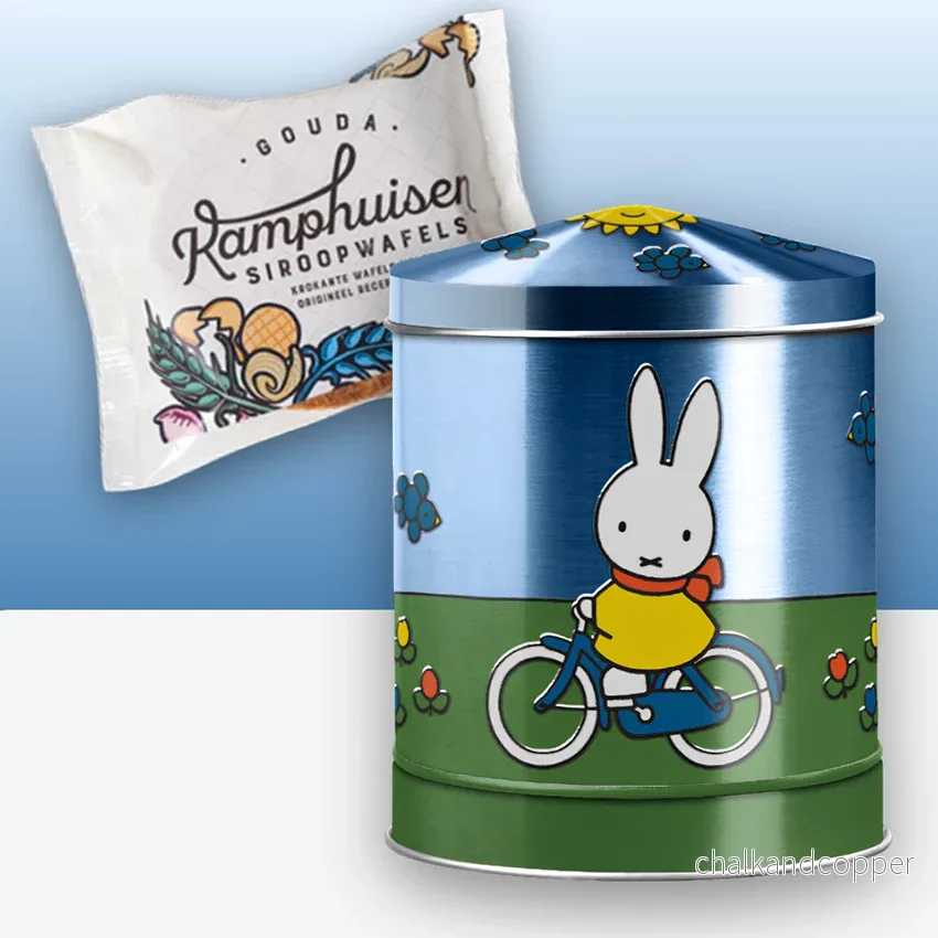 Miffy® musikspelande stroopwafel-/förvaringsburk med Kamphuisen siroopwafels (5 st) – Exklusivt gåvoset Miffy® musikspelande stroopwafel-/förvaringsburk med Kamphuisen siroopwafels (5 st) – Exklusivt gåvoset