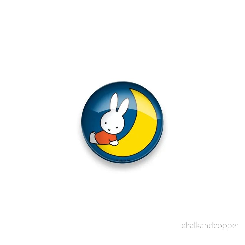Miffy® XL glasmagnet – Miffy på månen (50mm) - Bild 2