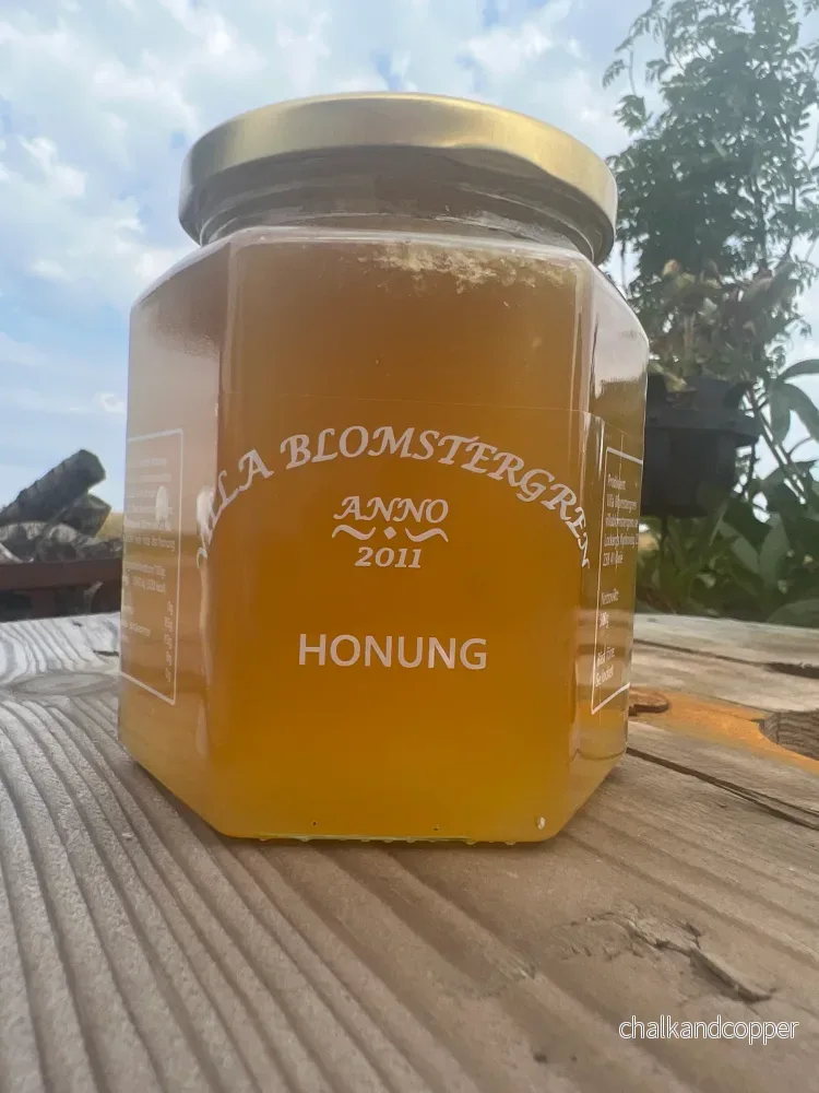 Kallpressad RAW honung 500 g – Svensk honung