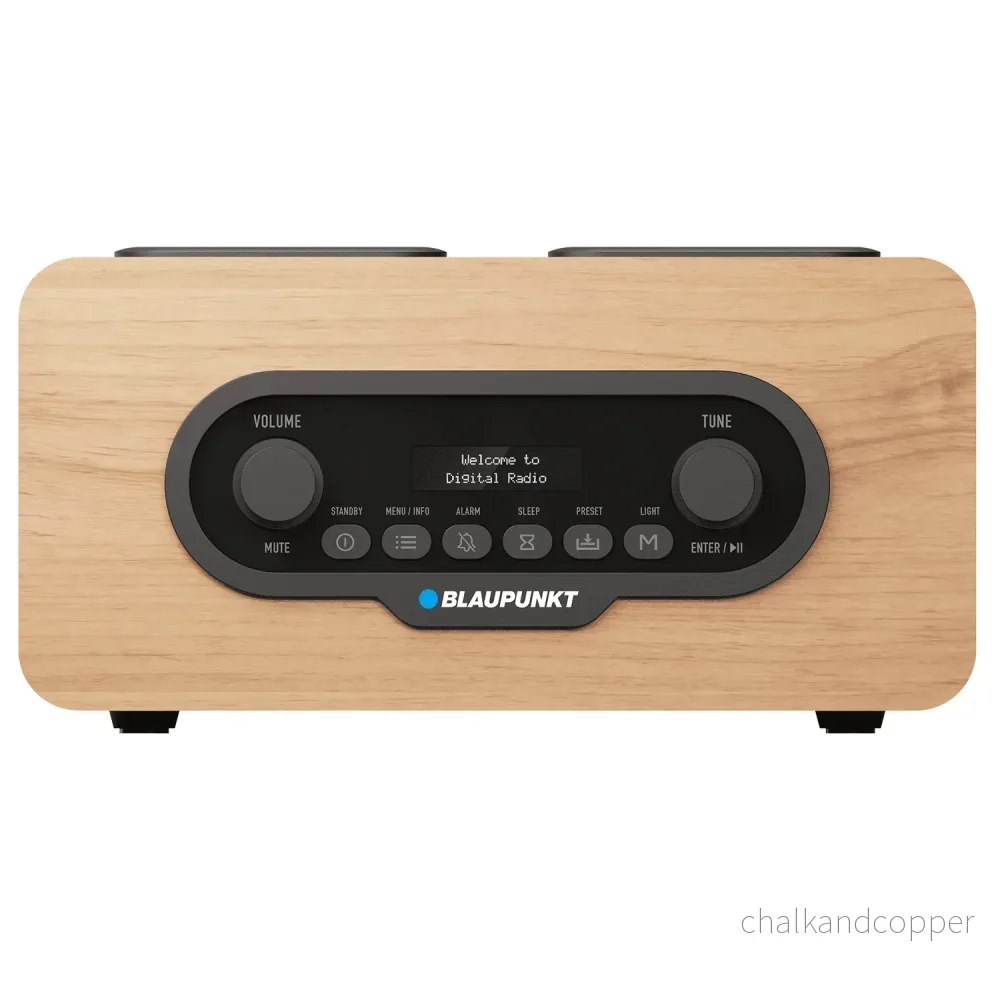 Blaupunkt Portable Radio, DAB+ digitalradio och FM-tuner, Bluetooth, hörlursutgång, USB- och microSD-spelare, LCD-display, klock- och alarmfunktion, drivs av uppladdningsbart USB-C-batteri, DR10CR