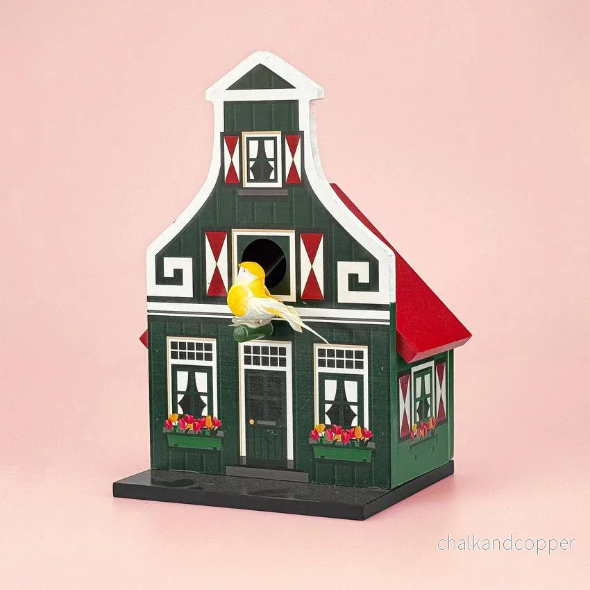 Fågelholk ”Zaans hus” grön/röd – Design från Matix Fågelholk ”Zaans hus” grön/röd – Design från Matix