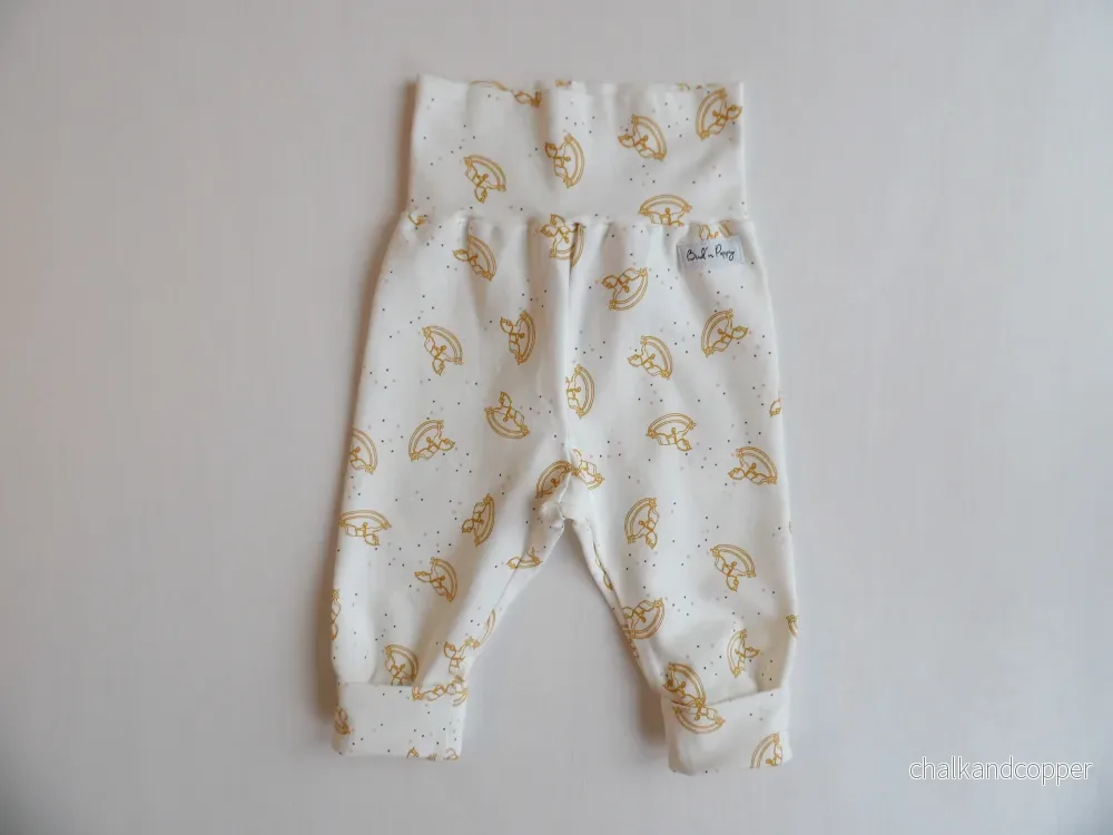 Växa-byxa Golden Playtime – storlek 56 & 62 (ca 1-2 & 2-4 mån)