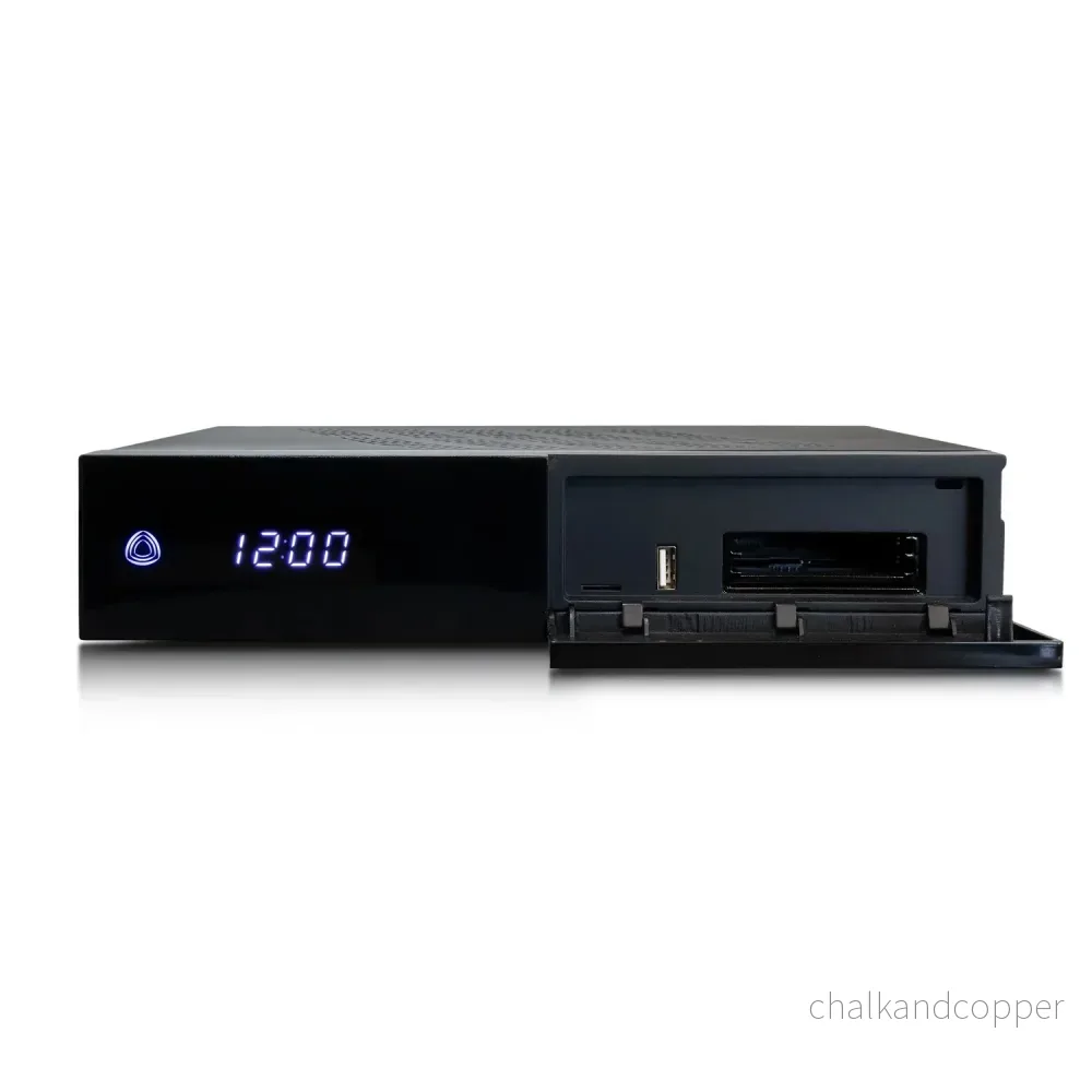 Utforska den ultimata underhållningen med AB satellitmottagare. Njut av skarp 4K-upplösning, utrustad med 8 GB Flash och 2 GB DDR4 RAM för sömlös prestanda. Med dubbla USB 2.0-portar och PULSe 4K-teknik, lyft din visningsupplevelse till nya höjder. - Bild 3