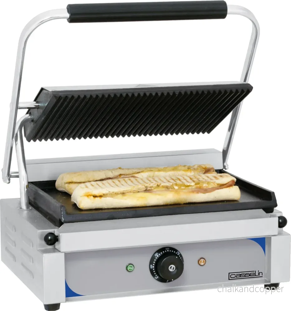 Kontaktgrill räfflade - släta tallrikar