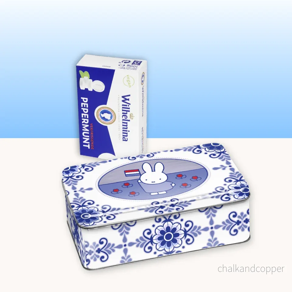 Miffy® liten godisburk med Wilhelmina pepparmynt (100 g) – Exklusivt gåvoset Miffy® liten godisburk med Wilhelmina pepparmynt (100 g) – Exklusivt gåvoset