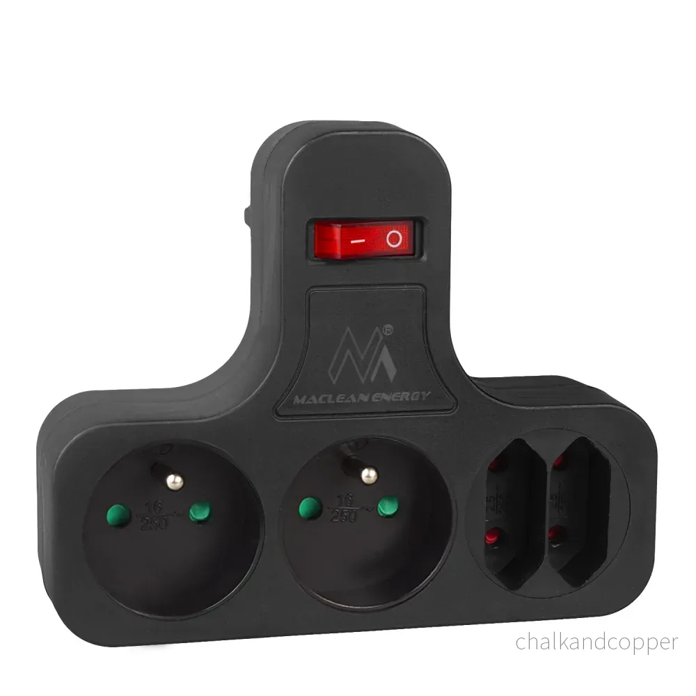 Maclean uttag, fyrdubbelt med på/av-brytare, stabiliseringsfot, typ E, 2x2,5A, 2x16A, MCE224 E/B