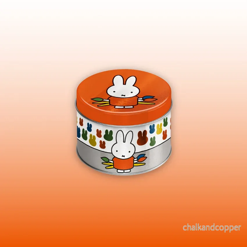 Miffy® litet godisblik – Nijntje Konstnär (75×55 mm) Miffy® litet godisblik – Nijntje Konstnär (75×55 mm)