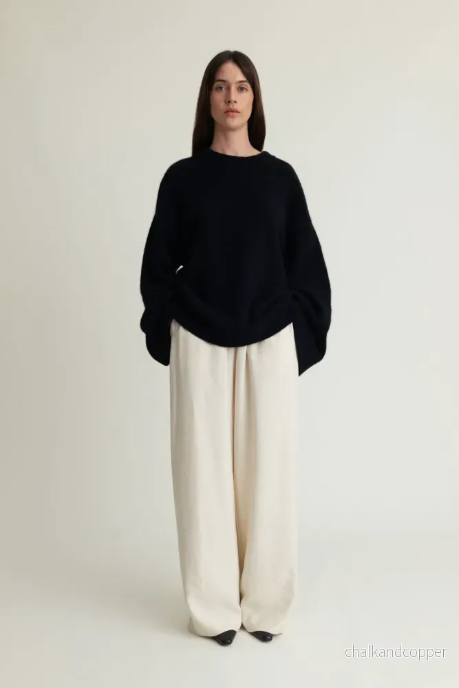 Core Knit Black A Part of the Art