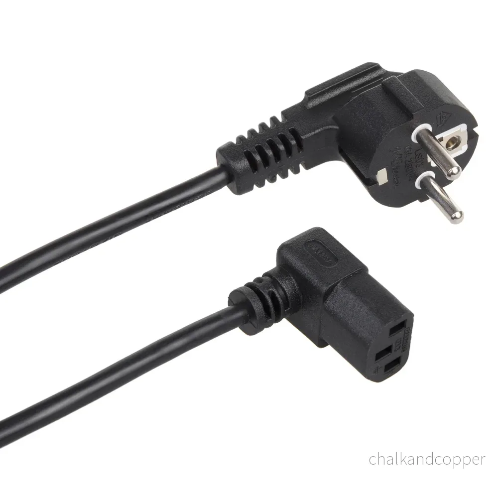 Maclean MCTV-854 IEC-Kabel Strömkabel 3-Stifts Skyddskontakt Till IEC-Kontakt 90 Graders Vinklad Strömkabel Nedåt Svart (3 Meter)