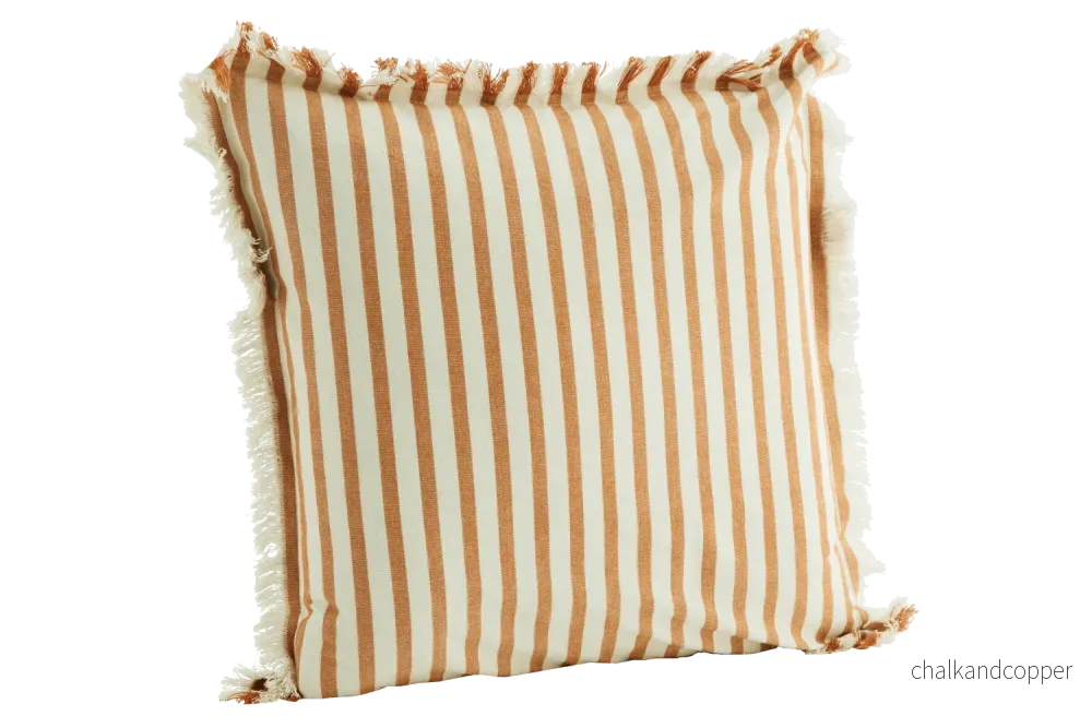 Randig kuddfodral med fransar honey 50 x 50 cm Randig kuddfodral med fransar honey 50 x 50 cm