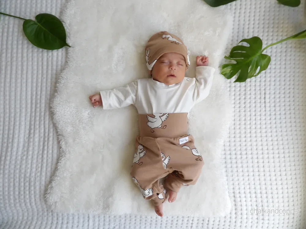 Newborn Set – Silly Goose | Växa-byxa & mössa