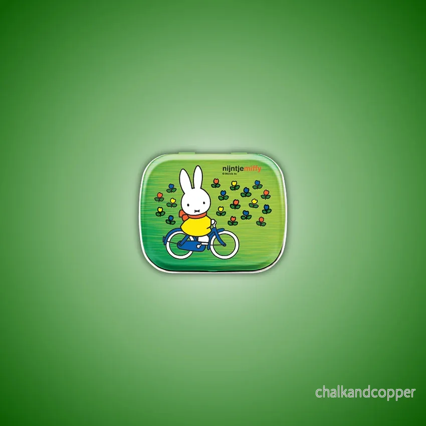 Miffy® sockerfria mintpastiller – Miffy på cykel (60×50×20 mm)