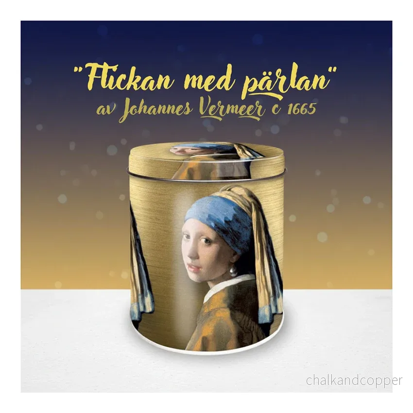 Vermeer Stroopwafel Plåtburk – Flicka med pärlörhänge (115×100 mm) Vermeer Stroopwafel Plåtburk – Flicka med pärlörhänge (115×100 mm)