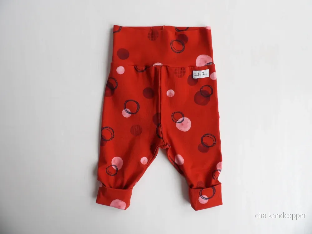 Växa-byxa Berry Dot Pants – storlek 56 (ca 1-2 mån) Växa-byxa Berry Dot Pants – storlek 56 (ca 1-2 mån)