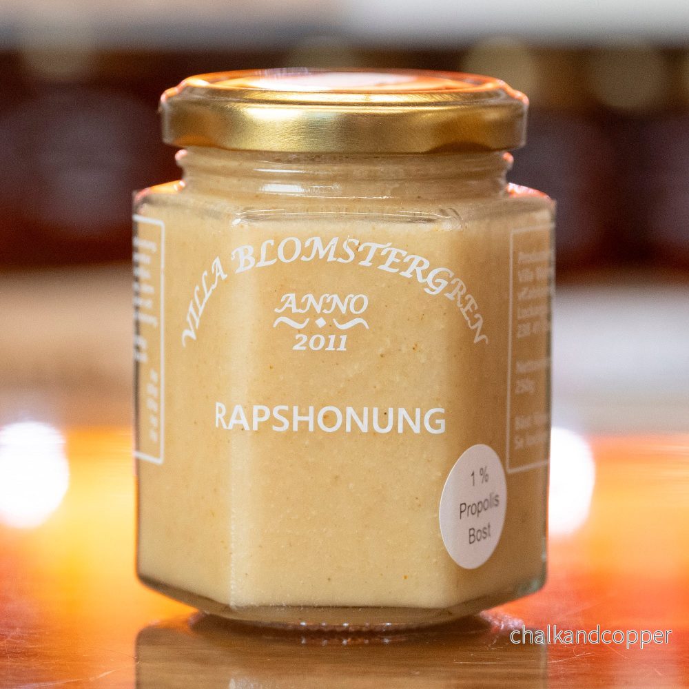 Jungfruhonung med 1% Propolis – Svensk RAW honung Jungfruhonung med 1% Propolis – Svensk RAW honung