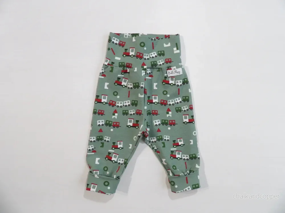 Växa-byxa Little Train Pants – storlek 62