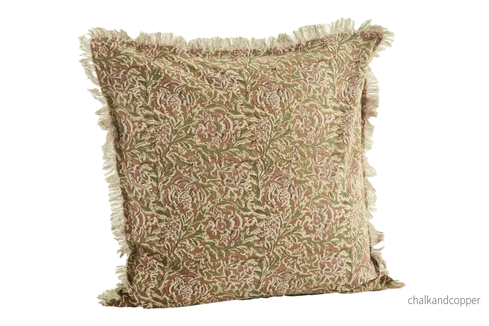 Blommigt kuddfordral med fransar 50 x 50 cm