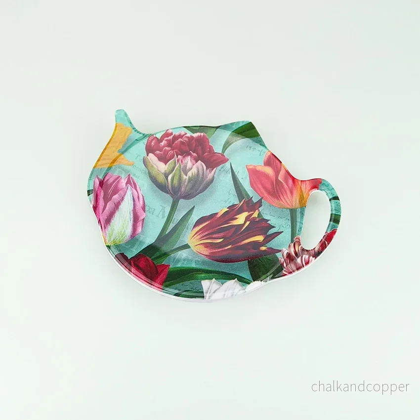 Tepåshållare Pretty Tulips – Grön Melamin (110×130 mm)