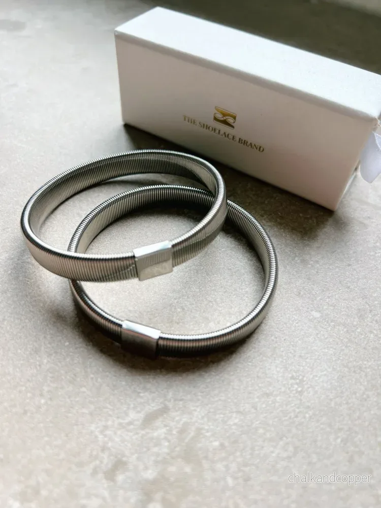 Shirt Sleeve Holder Silver The Shoelace Brand