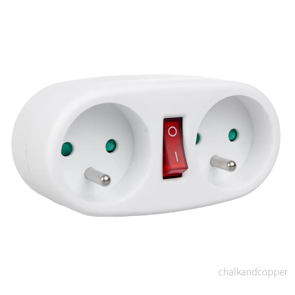 Maclean-uttag, splitter med 2 uttag och på/av-brytare, typ E, 2x16A, MCE337 E