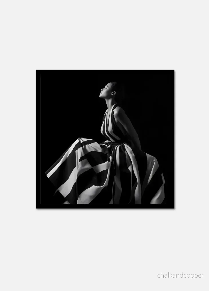 STRIPED FIGURE STRIPED FIGURE