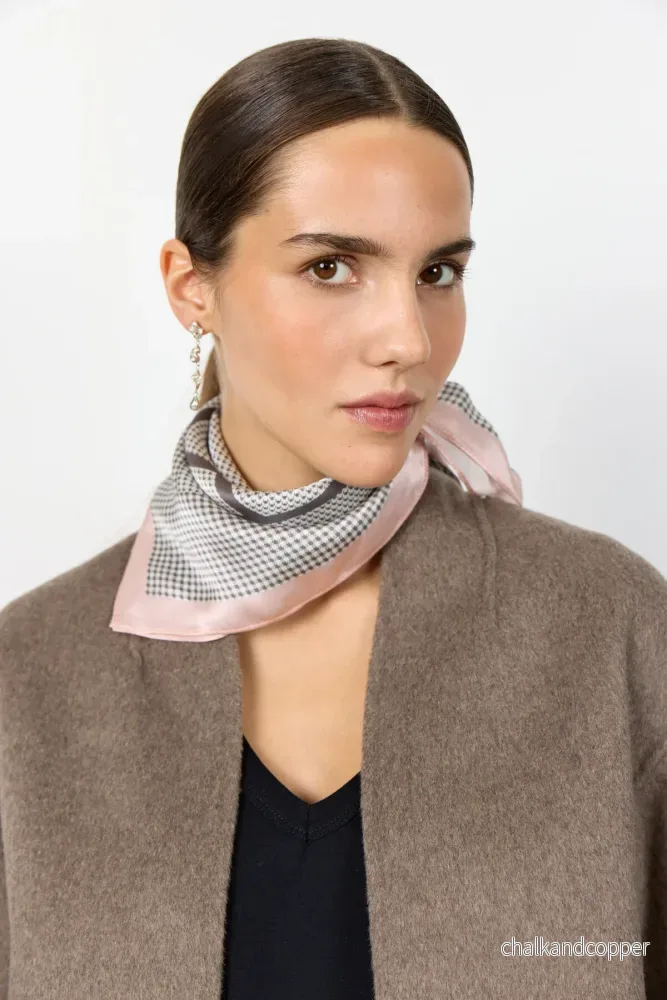 LR-Pablo 1 Scarf Camel Levete Room